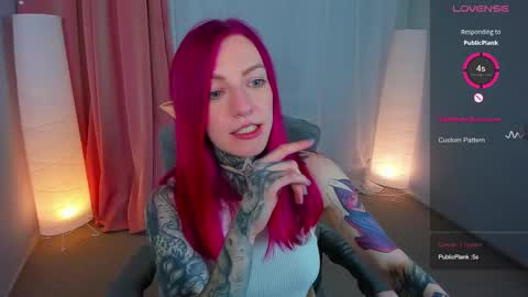 Snapshot of cherry_roxy chatting on 02.22.25 Roxy online show from 02.22.25