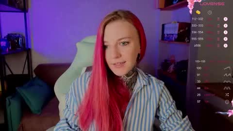 Snapshot of cherry_roxy chatting on 10.25.25 Roxy online show from 10.25.25