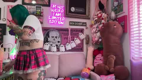 Snapshot of cherryb0mbb0mb chatting on 10.24.25 CherryBombBomb online show from 10.24.25