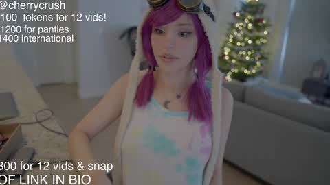 Snapshot of cherrycrush chatting on 12.02.24 Cherry Crush online show from 12.02.24