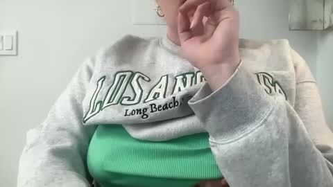 Snapshot of cherryjune chatting on 01.31.25 CherryJune online show from 01.31.25