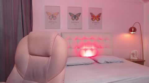 Snapshot of cherryy_summer chatting on 11.10.25 cherryy_summer online show from 11.10.25