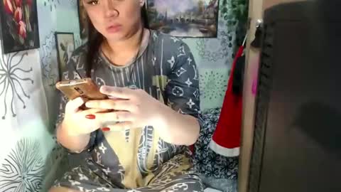 Snapshot of chescahotxxxl chatting on 12.11.24 chescahotxxxl online show from 12.11.24