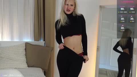 Snapshot of chloecoral chatting on 02.17.25 ChloeCoral online show from 02.17.25