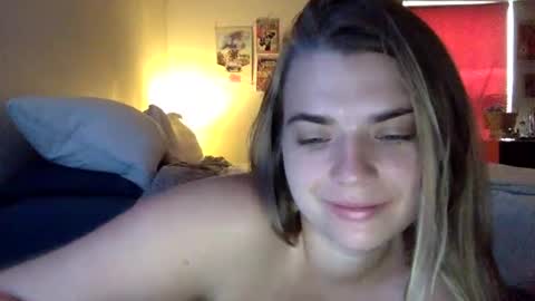 Snapshot of chloesays chatting on 09.24.25 Chloe Lane online show from 09.24.25