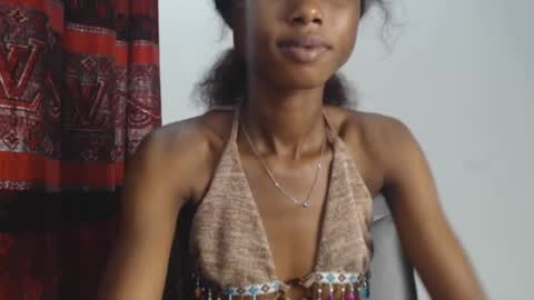 Snapshot of choco_petitqueen chatting on 12.31.24 choco_petitqueen online show from 12.31.24