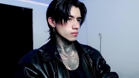 Snapshot of chriss_opp chatting on 02.05.25 CHRIS  INDEPENT MODEL online show from 02.05.25