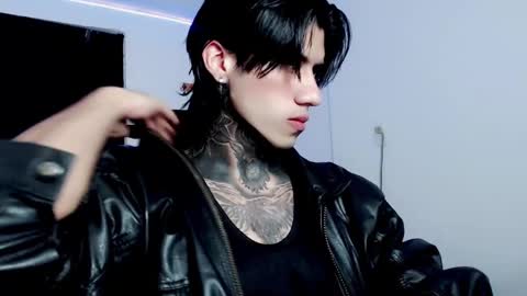 Snapshot of chriss_opp chatting on 02.06.25 CHRIS  INDEPENT MODEL online show from 02.06.25