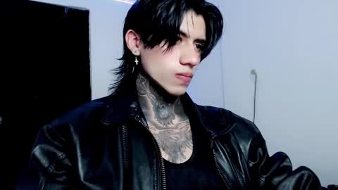 Snapshot of chriss_opp chatting on 02.13.25 CHRIS  INDEPENT MODEL online show from 02.13.25