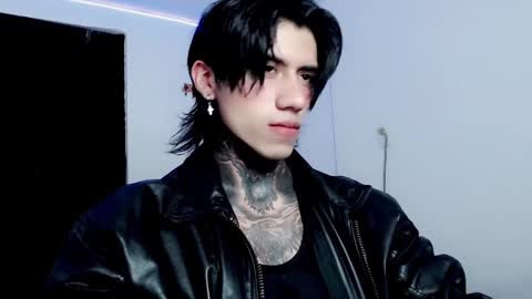 Snapshot of chriss_opp chatting on 02.23.25 CHRIS  INDEPENT MODEL online show from 02.23.25