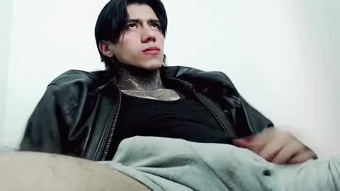 Snapshot of chriss_opp chatting on 03.10.25 CHRIS  INDEPENT MODEL online show from 03.10.25