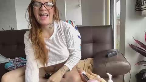 Snapshot of christine_f chatting on 03.11.25 Val riess -- Instagram free online show from 03.11.25