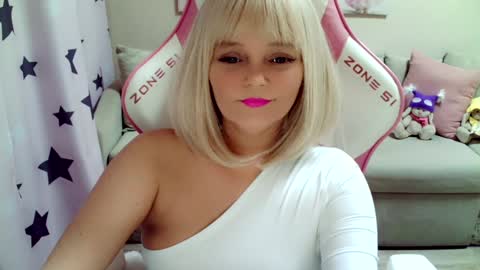 Snapshot of christirose chatting on 12.29.24 Christi online show from 12.29.24