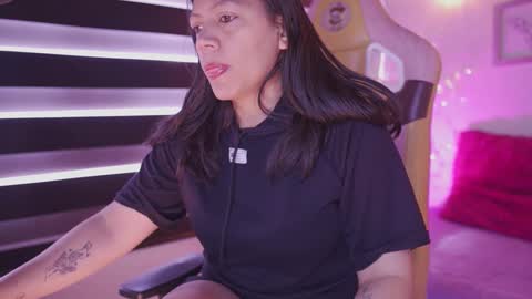 Snapshot of cielo_andrade chatting on 09.26.25 Cielo online show from 09.26.25