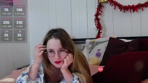 Snapshot of cindywood chatting on 12.20.24 Cindy online show from 12.20.24