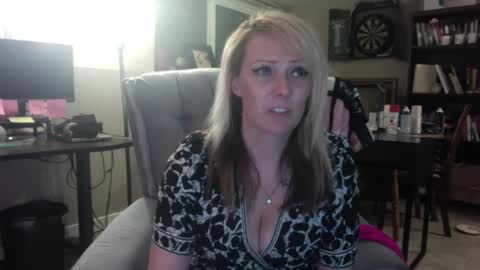 Snapshot of cj_wunderlust chatting on 09.25.25 cj_wunderlust online show from 09.25.25