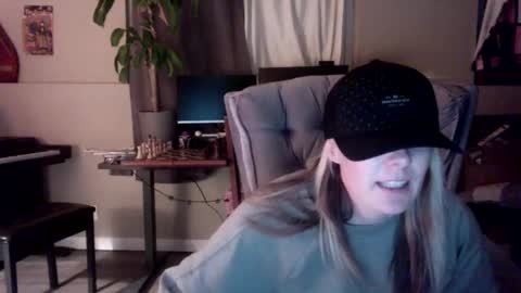 Snapshot of cj_wunderlust chatting on 09.28.25 cj_wunderlust online show from 09.28.25