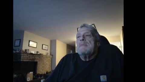 Snapshot of cjscout chatting on 12.19.24 cjscout online show from 12.19.24