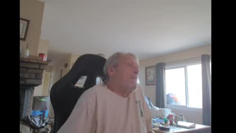 Snapshot of cjscout chatting on 10.06.25 cjscout online show from 10.06.25