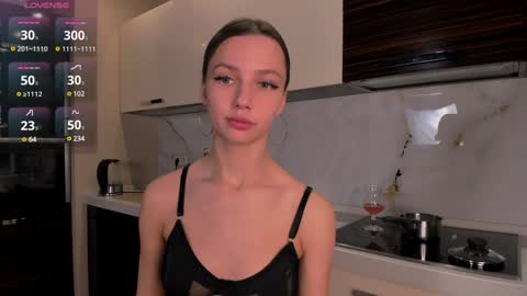 Snapshot of claire_amoure chatting on 01.12.25 Claire online show from 01.12.25