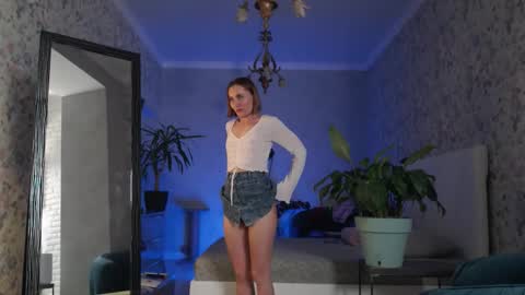 Snapshot of clara_bendover chatting on 10.25.25 Clara online show from 10.25.25