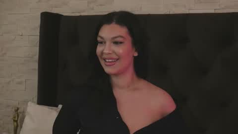 Clara online show from 10.15.25