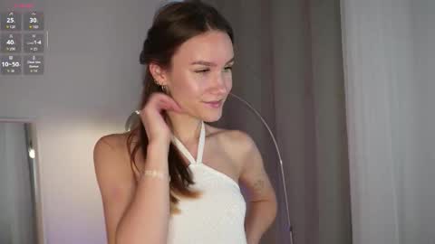 Snapshot of clare_ff chatting on 10.08.25 Claire online show from 10.08.25