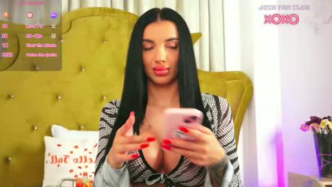 Snapshot of classybarby__ chatting on 09.30.25 Velma online show from 09.30.25