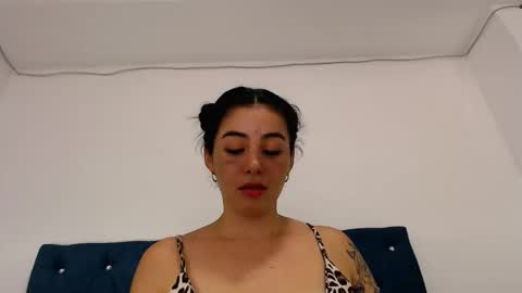 Snapshot of clhoe_s69 chatting on 10.04.25 clhoe_s69 online show from 10.04.25