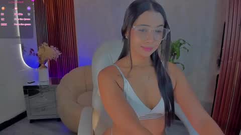 Snapshot of cloewilliamsxx chatting on 09.16.25 Cloe online show from 09.16.25