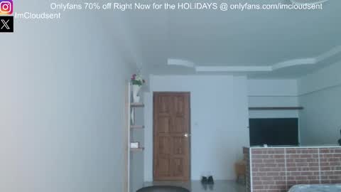 Snapshot of cloudsent chatting on 02.14.25  35 videos 50 pictures ---- IGTwitter ImCloudsent online show from 02.14.25