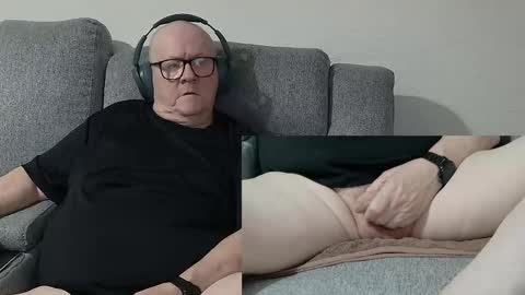 Snapshot of cockneymack51 chatting on 11.03.25 Charlie. online show from 11.03.25