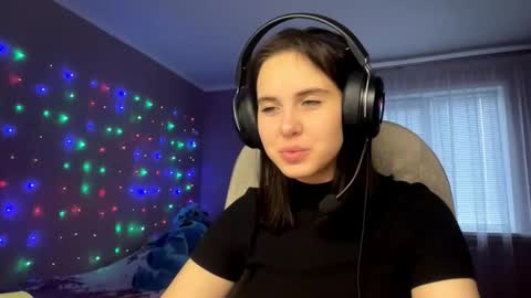 Nikki online show from 10.22.25