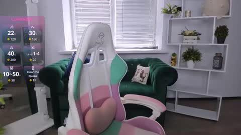 Olivia online show from 10.15.25