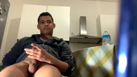 Snapshot of comobailamioso chatting on 03.12.25 comobailamioso online show from 03.12.25