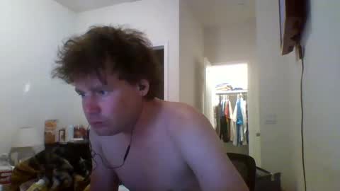 Snapshot of cooldude122222 chatting on 09.17.25 cooldude122222 online show from 09.17.25