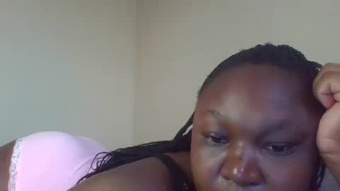 Snapshot of coolgirl001 chatting on 10.17.25 coolgirl001 online show from 10.17.25
