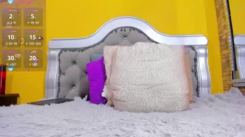 Snapshot of coraline_fox2 chatting on 03.12.25 coraline online show from 03.12.25