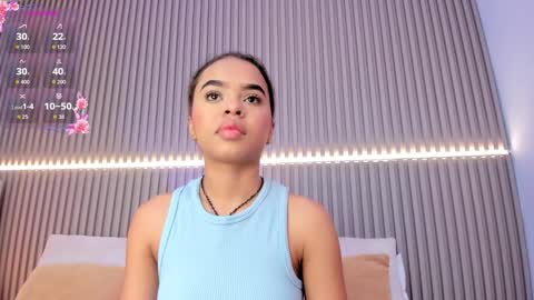 Snapshot of coralineross_ chatting on 09.11.25 coralineross_ online show from 09.11.25