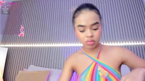 Snapshot of coralineross_ chatting on 10.04.25 coralineross_ online show from 10.04.25
