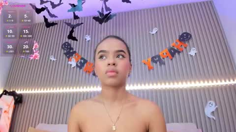 Snapshot of coralineross_ chatting on 10.09.25 coralineross_ online show from 10.09.25