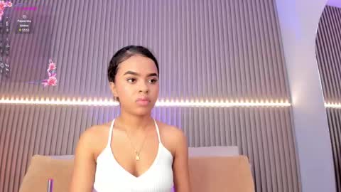 Snapshot of coralineross_ chatting on 10.17.25 coralineross_ online show from 10.17.25