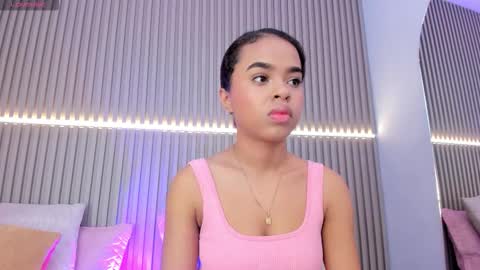 Snapshot of coralineross_ chatting on 10.20.25 coralineross_ online show from 10.20.25