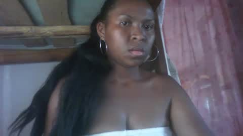 Snapshot of couleur_vanille chatting on 12.12.24 couleur_vanille online show from 12.12.24