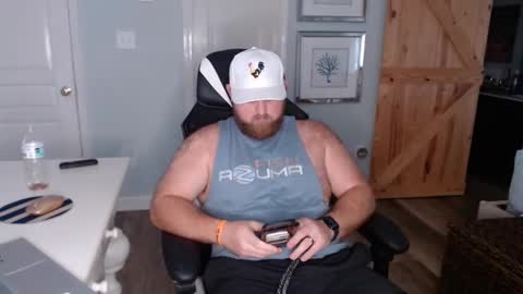 Snapshot of countrystrong53 chatting on 02.11.25 countrystrong35 online show from 02.11.25