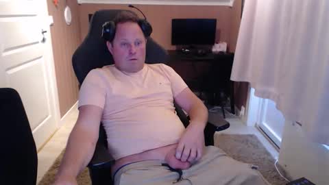 Snapshot of couple3845 chatting on 10.17.25 couple3845 online show from 10.17.25