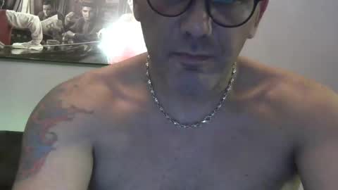 Snapshot of couplehootxxx chatting on 01.17.25 julia and don online show from 01.17.25