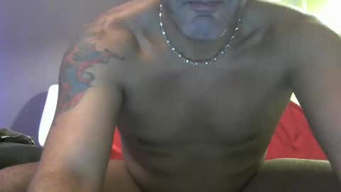 Snapshot of couplehootxxx chatting on 11.03.25 julia and don online show from 11.03.25