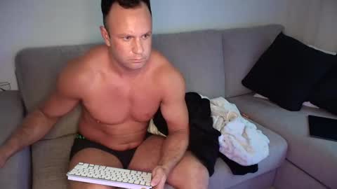 Snapshot of coupletoy97 chatting on 02.01.25 Sandra and Tom online show from 02.01.25