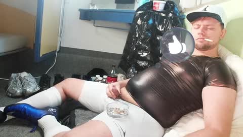 Snapshot of cravingboy chatting on 12.06.24 robin online show from 12.06.24